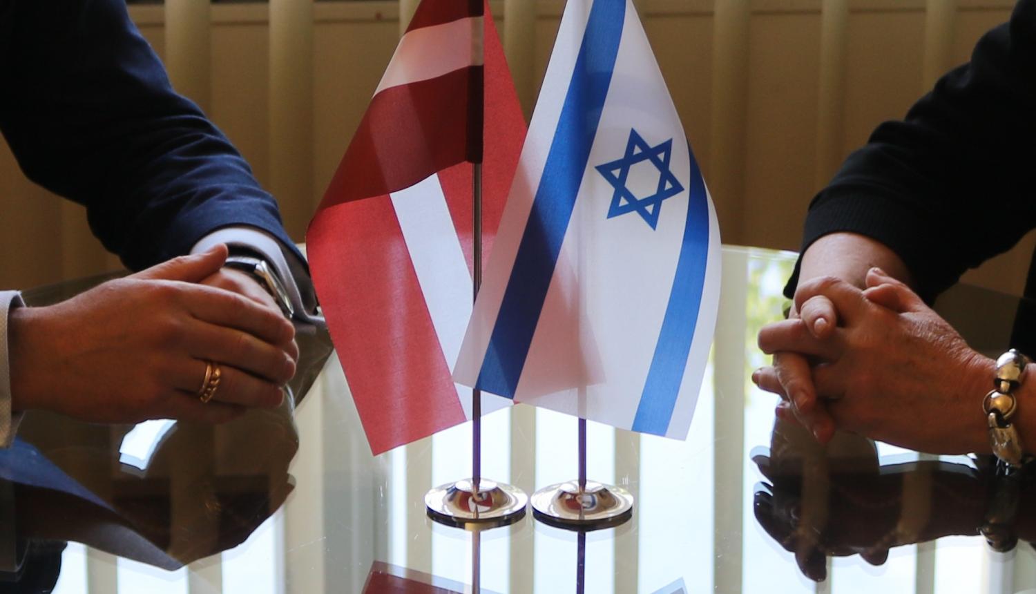 Tieslietu ministrs ar Izraēlas vēstnieci Latvijā pārrunā līdzšinējo sadarbību