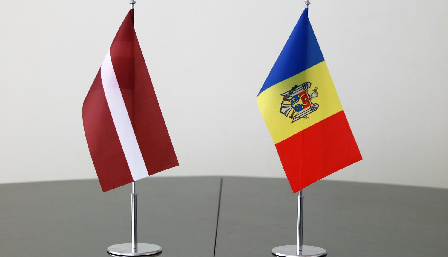 Tieslietu ministrs tiekas ar Moldovas vēstnieku Latvijā