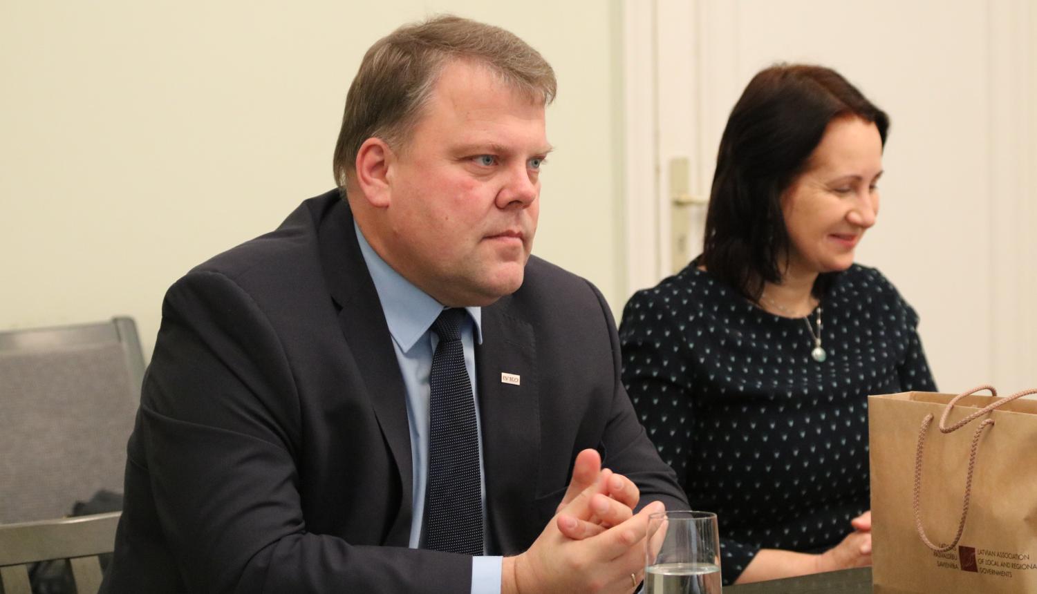 Tieslietu ministrs un Latvijas Pašvaldību savienības priekšsēdis apspriež svarīgākos sadarbības virzienus