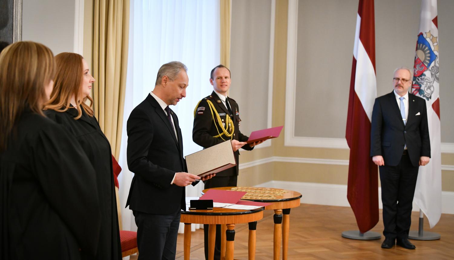 Tieslietu ministrs piedalās tiesnešu zvēresta došanas ceremonijā