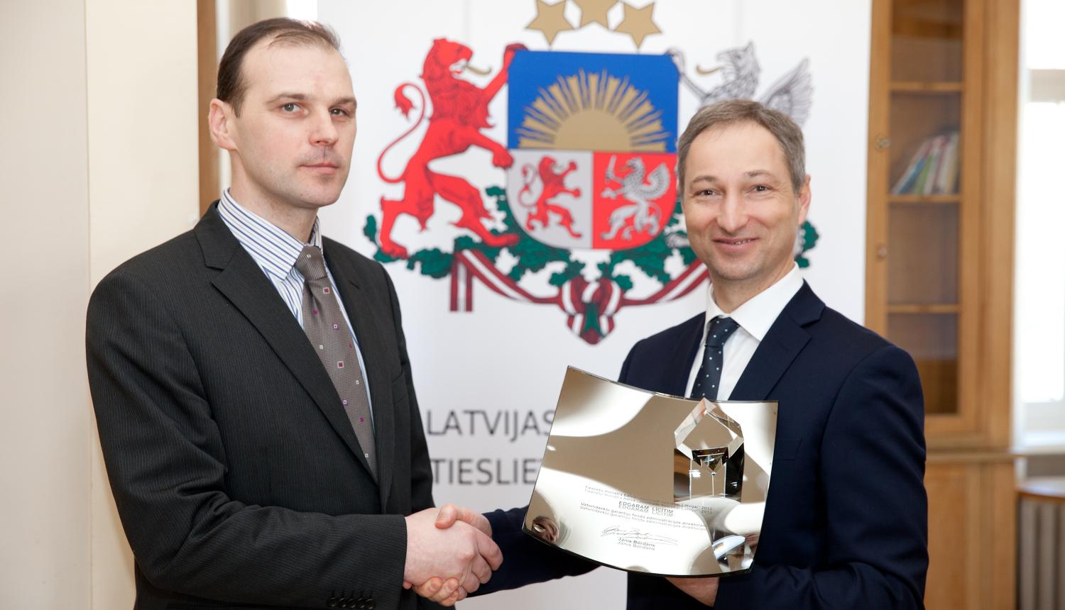 Tieslietu ministrs rīt pasniegs balvu „Jaunrade tiesiskai Latvijai”