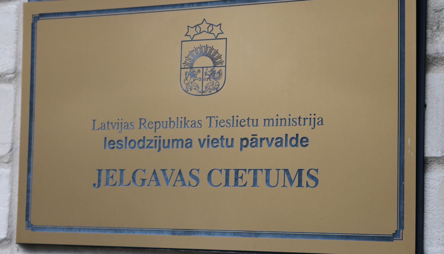 Tieslietu ministrs atzinīgi vērtē notiesāto nodarbinātību Jelgavas cietumā