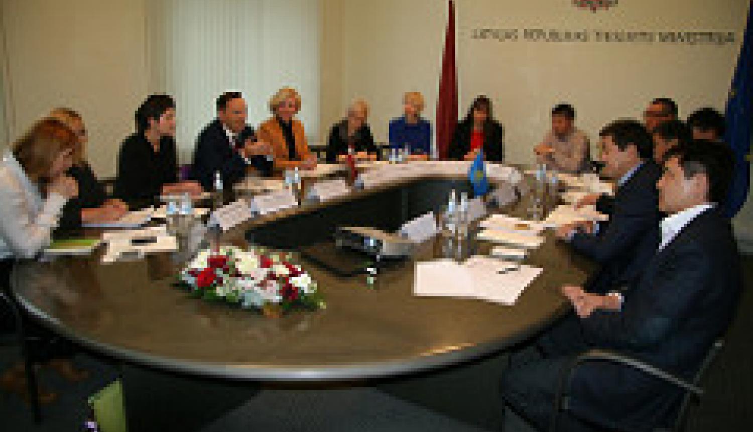 Latvija un Kazahstāna pārņem labo praksi e – risinājumu ieviešanā tieslietu nozarē