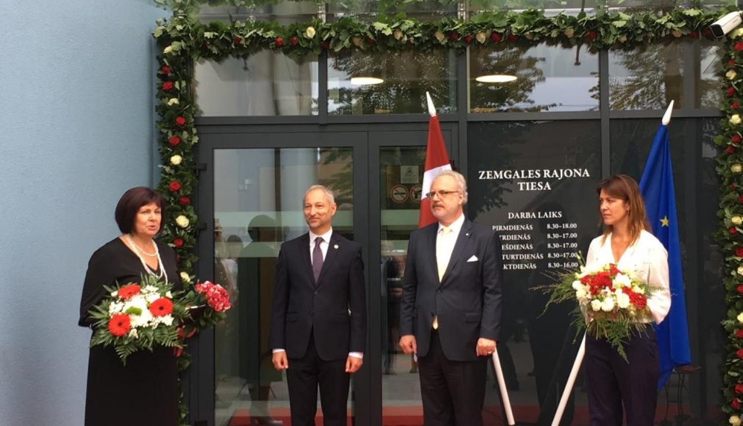 Valsts prezidents Egils Levits atklāj atjaunoto Zemgales rajona tiesas ēku Tukumā