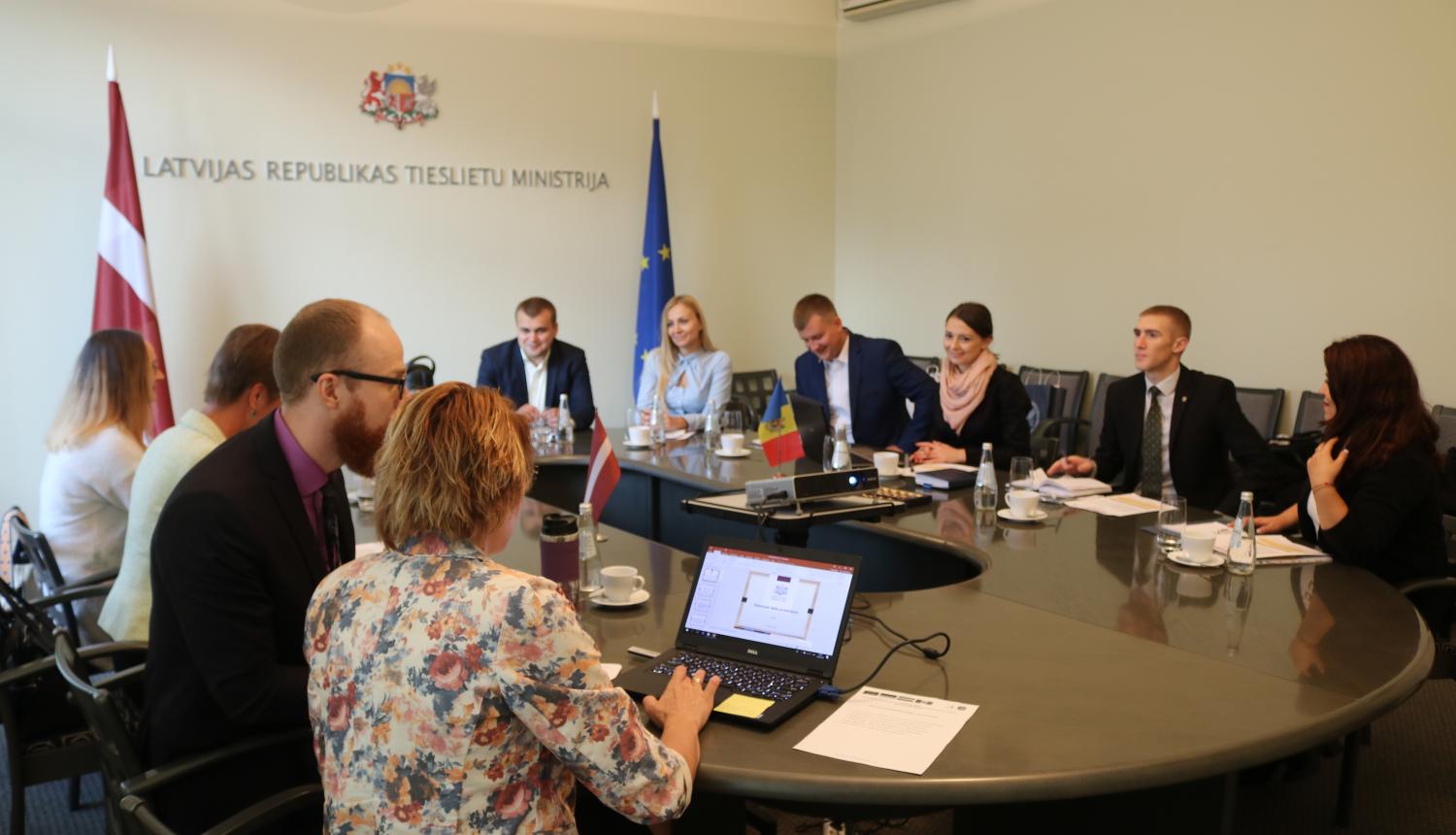 Moldovas Republikas Nacionālā personas datu aizsardzības centra pārstāvji pieredzes apmaiņas vizītē viesojas Latvijā